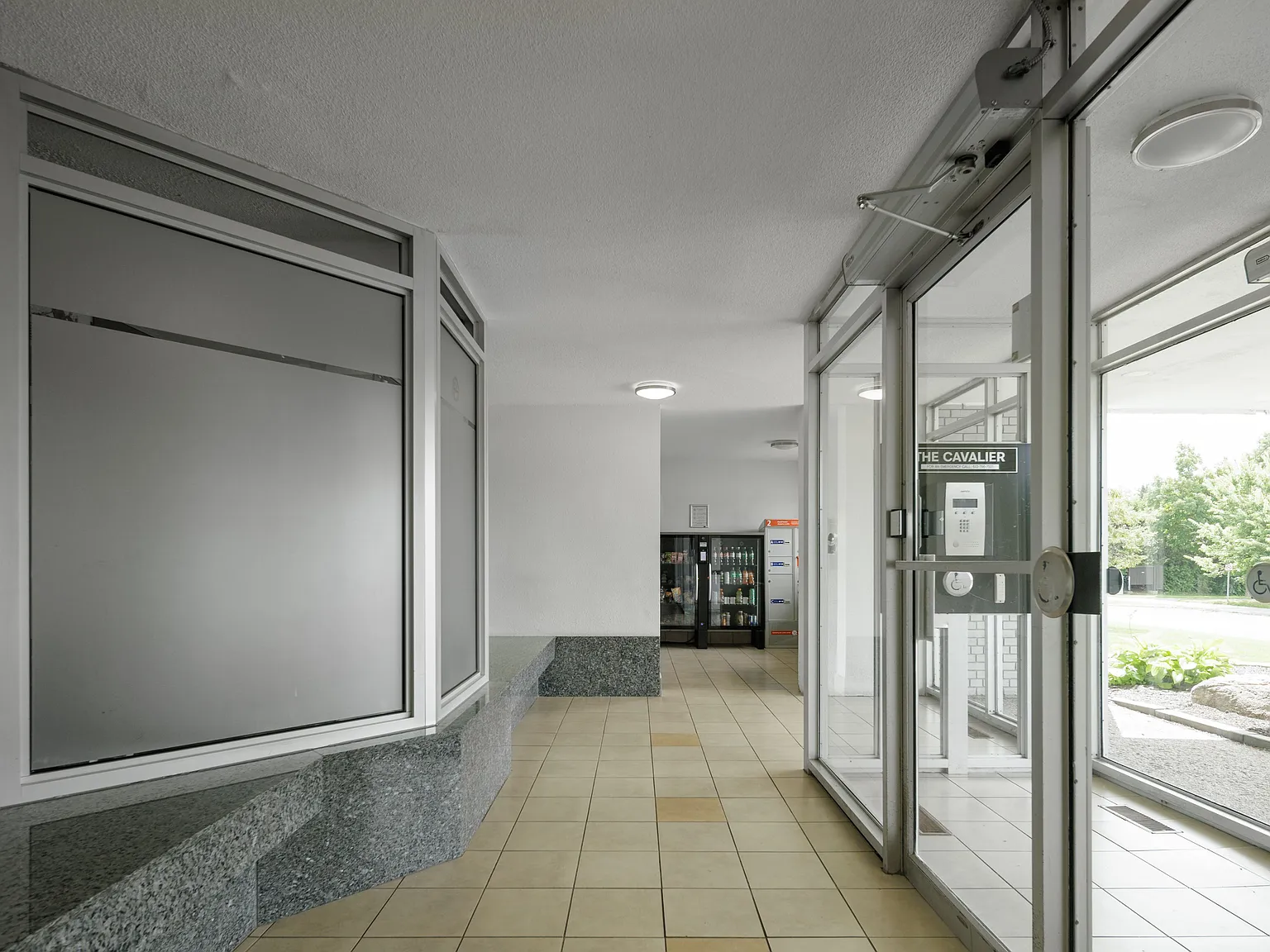 Parkwood Hills Residences — Photo 1
