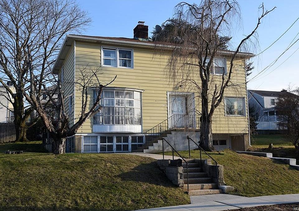 1st image of 136 Gainsborg Ave