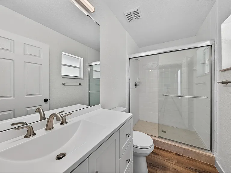 351 NW 8th Ave — Photo 22