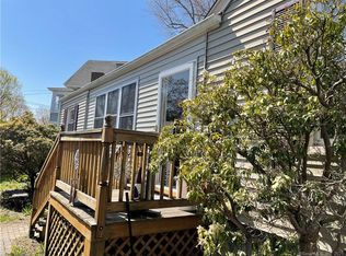 164 Vauxhall St, New London, CT 06320