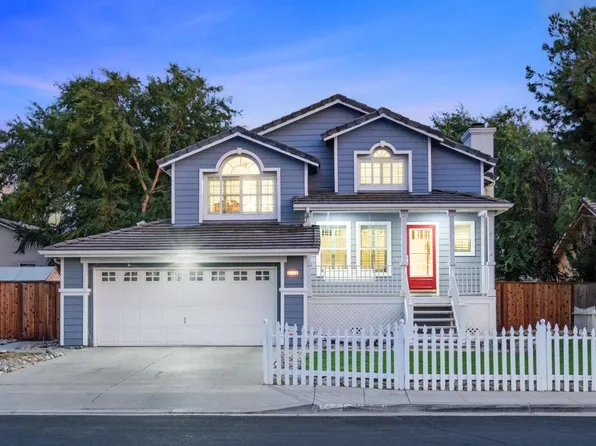 2732 Mitchell Ave, Clovis, CA 93611