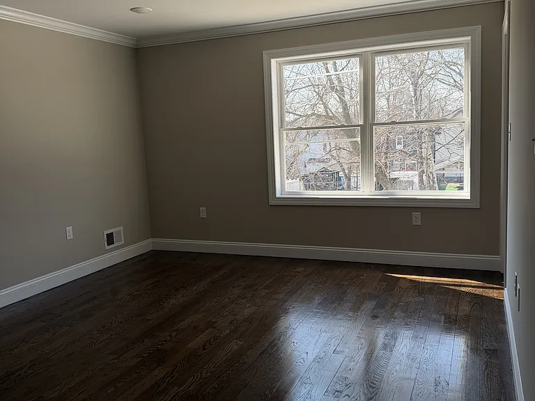 162 Jacques St — Photo 16