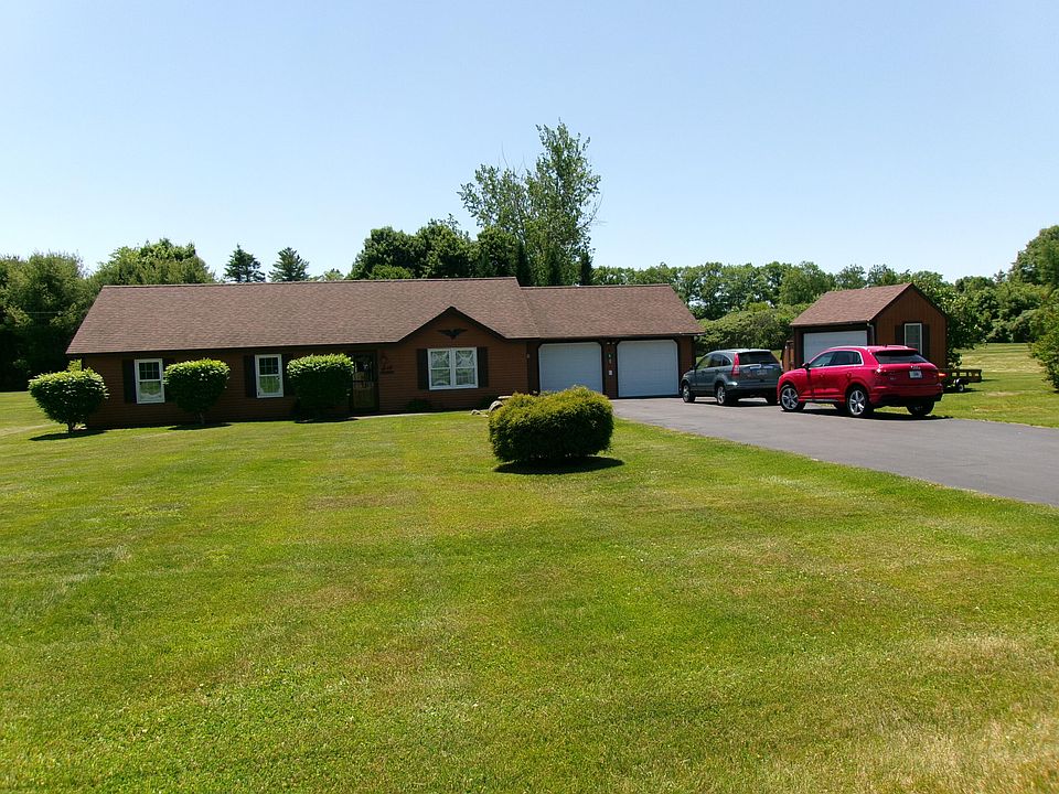 1st image of 8 Chadwick Hill Drive