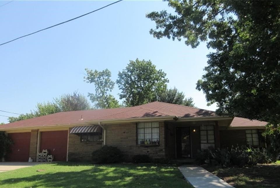 1st image of 2445 Ashley Dr