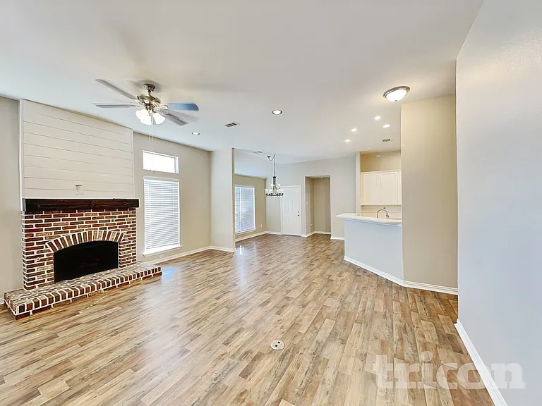 605 Columbia Ave — Photo 3