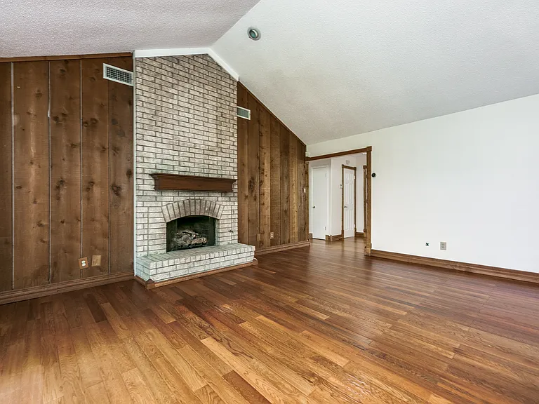 1607 Heather Glen Ct — Photo 19
