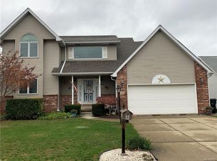 72 Countrygate Ln, Tonawanda, NY 14150
