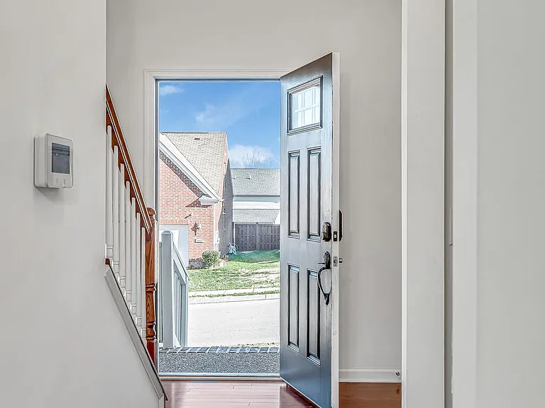 290 Cobblestone Lndg — Photo 7