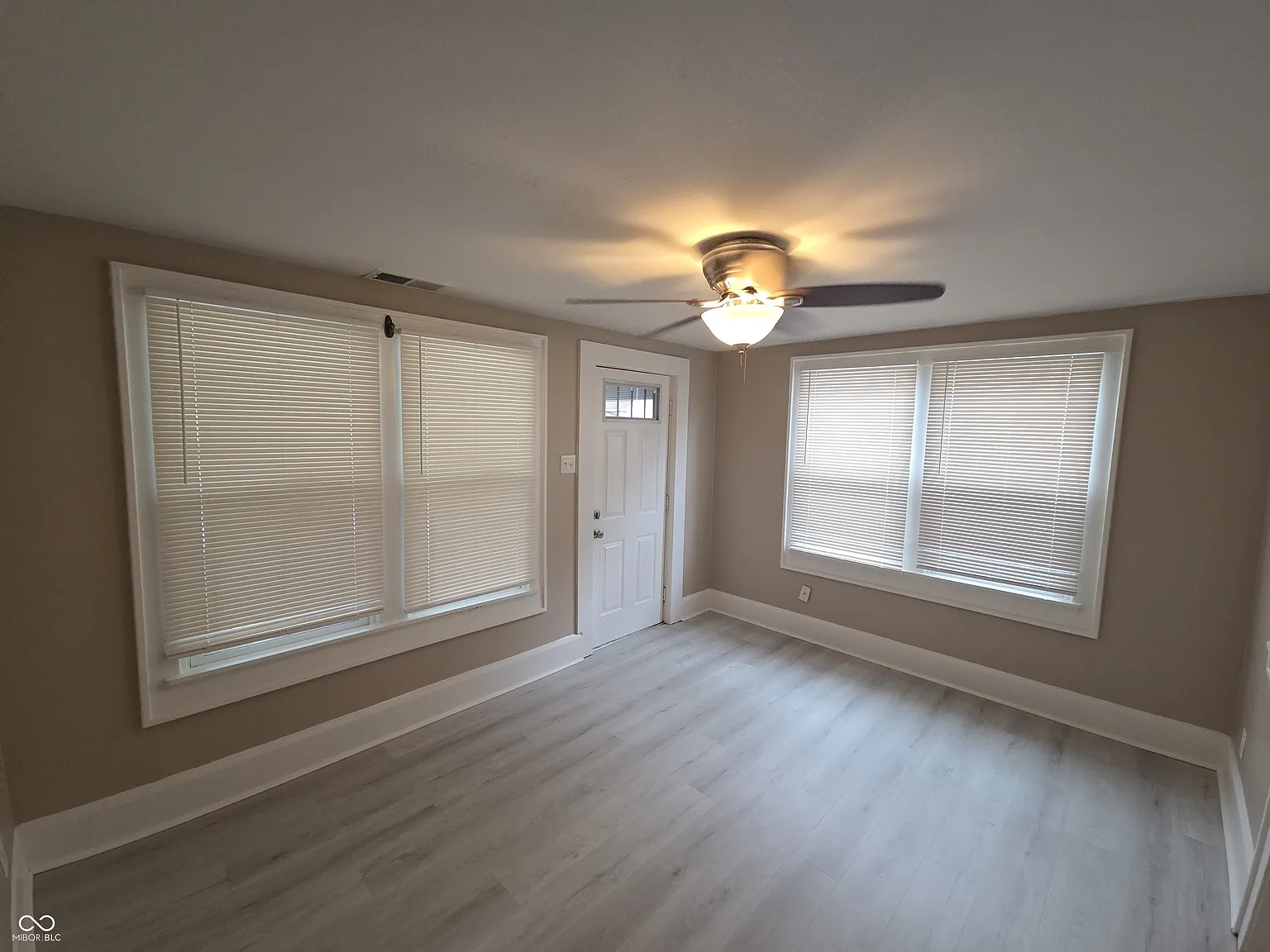 2 bed, 1.5 bath, 960 sqft, $975 — Photo 4