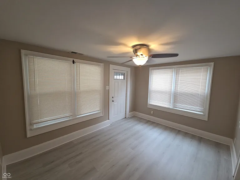 1337 Lee St — Photo 4