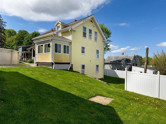 5th image of 30 Prospect St