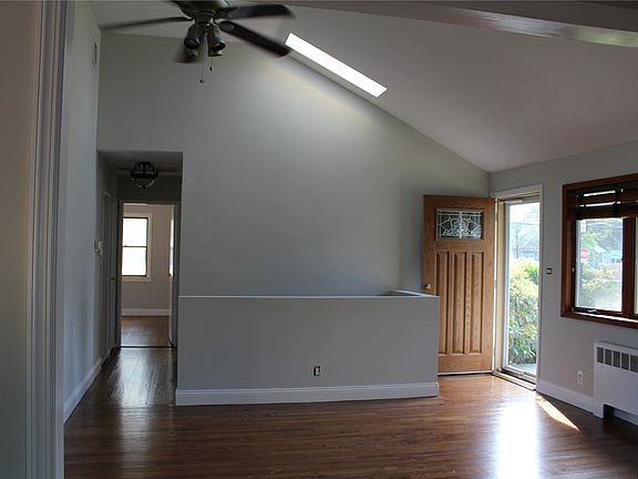 5th image of 4 Franklin Ave
