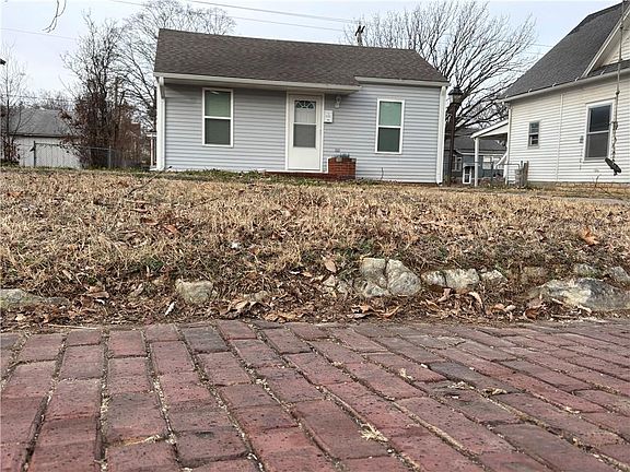 2nd image of 846 S Main St