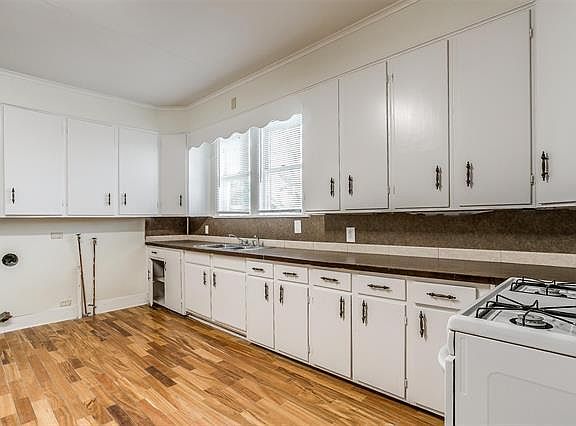 5th image of 1328 7th Ave