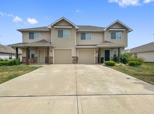 8220 SW 1st St, Blue Springs, MO 64014