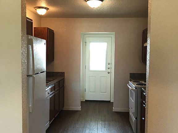 5th image of 223 Gibson St #B
