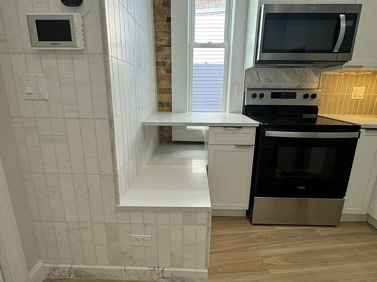 601 Green Bay Rd #204 — Photo 3