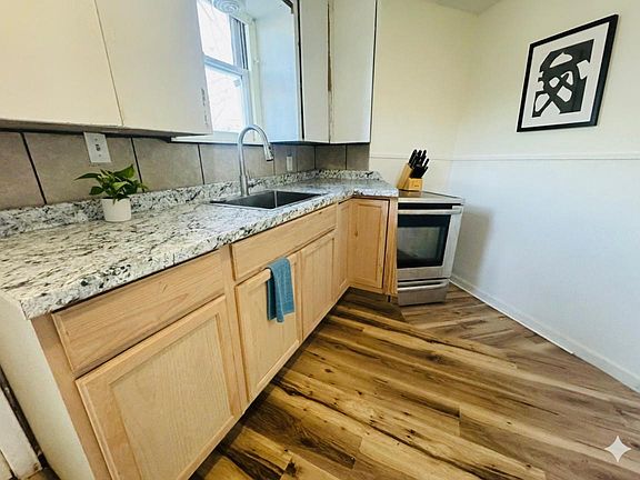 2nd image of 1104 Luna St