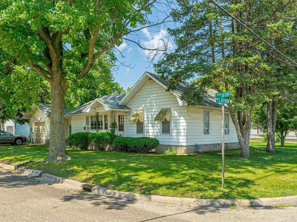 1202 6th St, Lincoln, IL 62656
