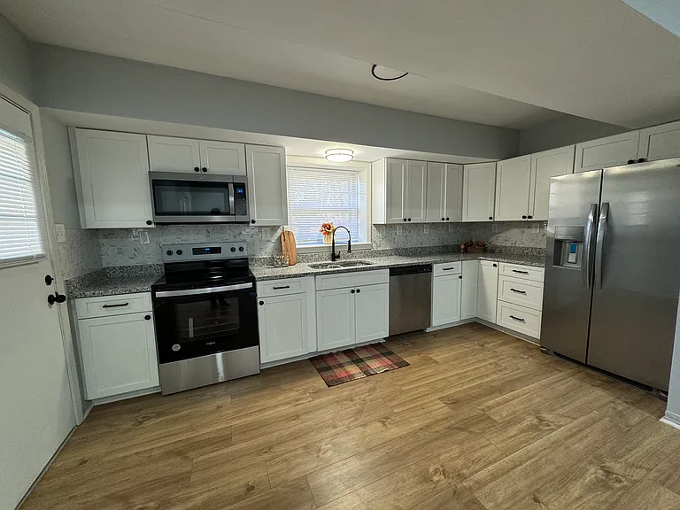 2130 Ashley Loop — Photo 3
