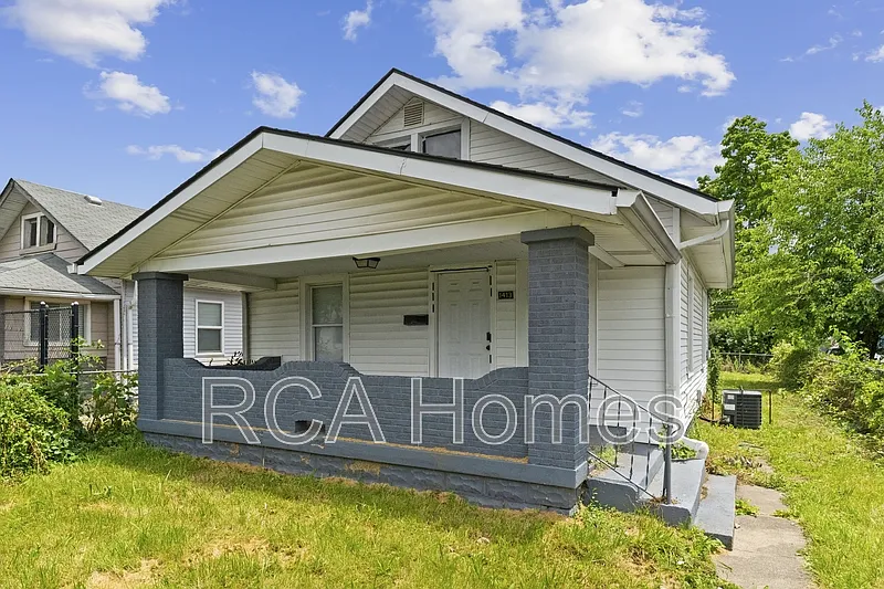 1413 N Mount St photo 1