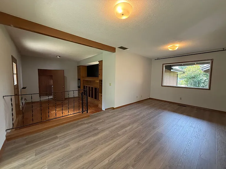 11820 SW Belmont Ter — Photo 23
