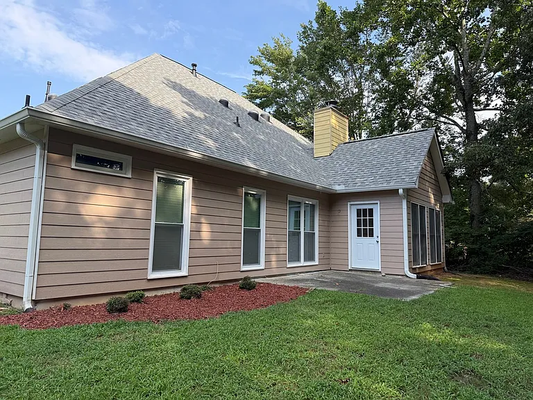 1040 Sunny Field Ct — Photo 3