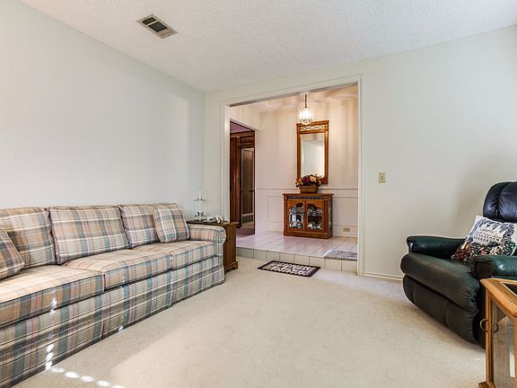 3rd image of 2225 Heather Hill Ln