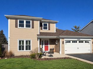 1565 Candlewood Dr, Crystal Lake, IL 60014