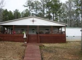 947 Lakeview Dr, Dadeville, AL 36853