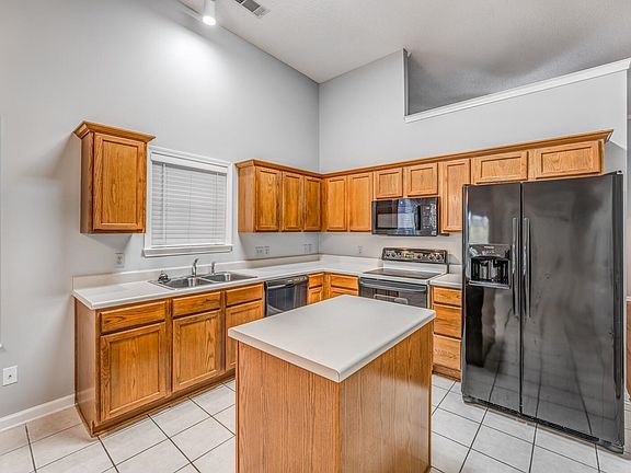 5th image of 1256 Oak Creek Dr