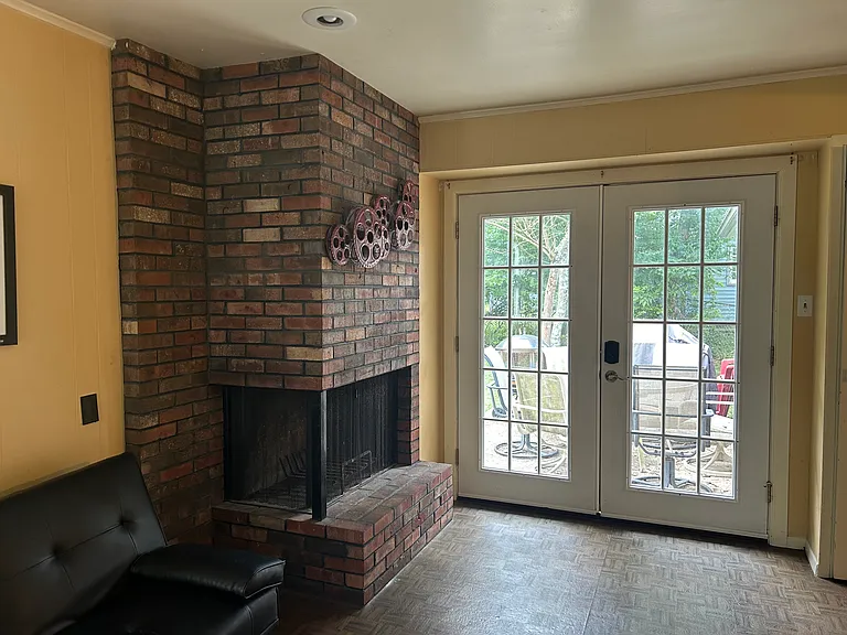 607 S Eastside Dr — Photo 12