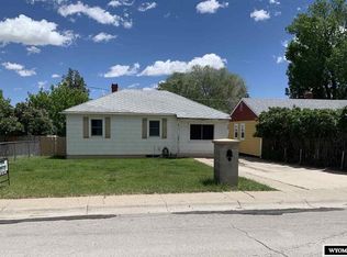 229 11th St, Rawlins, WY 82301