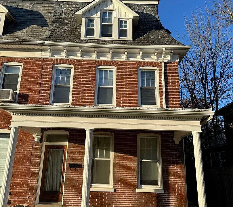 1st image of 1403 2nd Ave #2