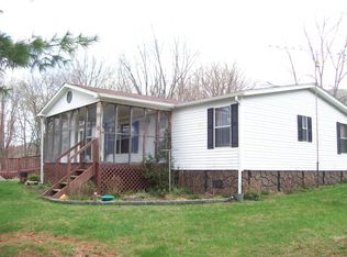 817 Hat Rock Rd, Tazewell, VA 24651