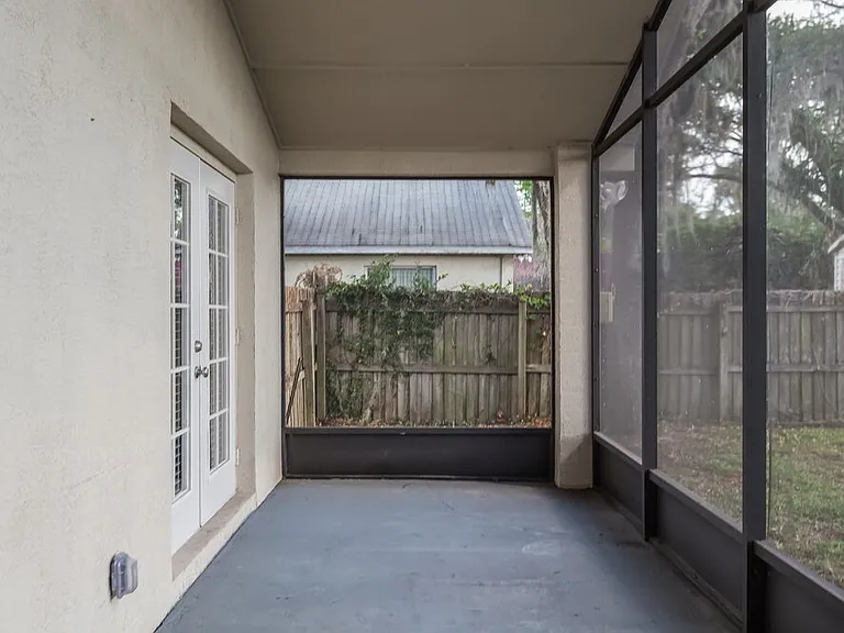 502 Valencia Place Cir — Photo 14