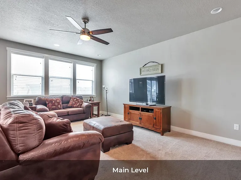 4190 N Cresthaven Ln — Photo 16