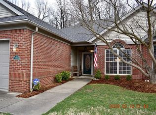 9005 Split Willow Dr, Louisville, KY 40214