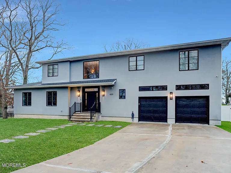 450 Wells Ave — Photo 36