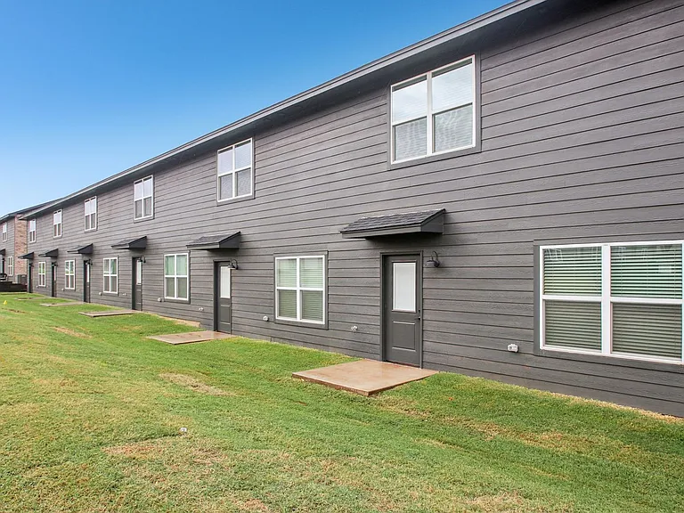 Reserve on 29th Townhomes — Photo 58