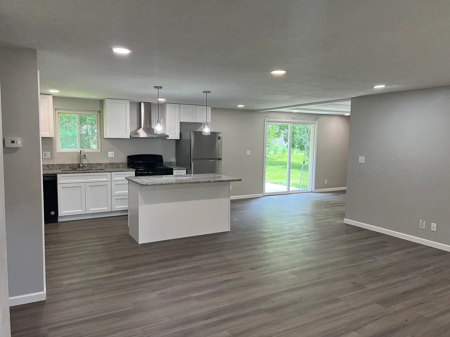 3 bed, 1288 sqft, $2,000 — Photo 4