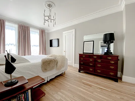 Sold by Compass | media 7