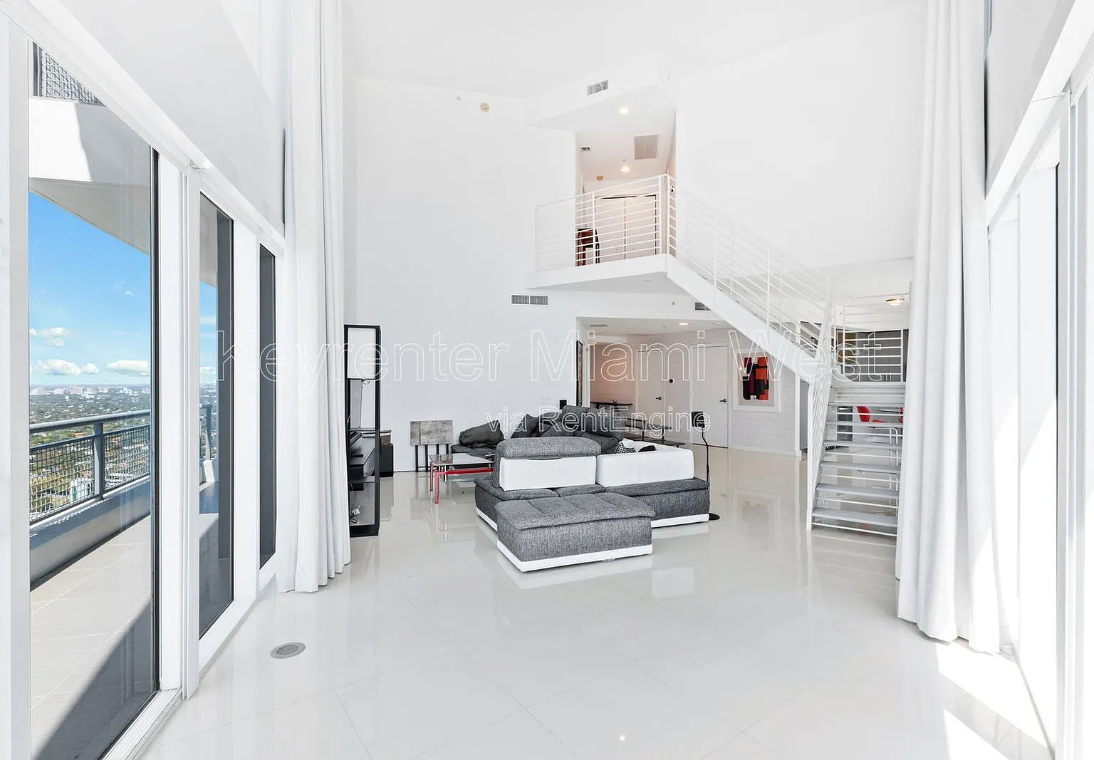 3 bed, 4.0 bath, 2734 sqft, $8,500 — Photo 4