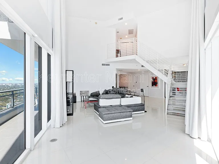 60 SW 13th St #3800 — Photo 4