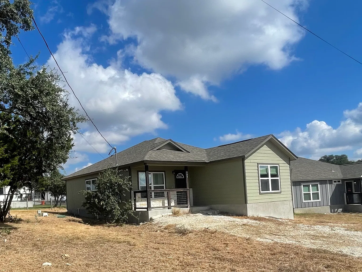 3 bed, 1264 sqft, $1,550 — Photo 1