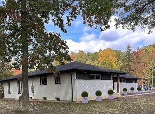 9098 Westwood Rd, Kirtland, OH 44094