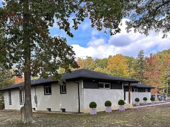 9098 Westwood Rd, Kirtland, OH 44094