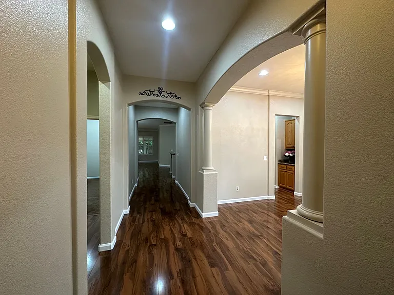 416 Farinelli Pkwy — Photo 2