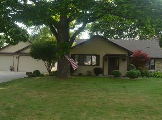 W148N7329 Woodland Dr, Menomonee Falls, WI 53051