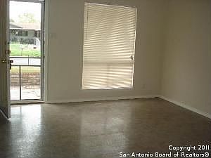 4th image of 327 Stimmel St